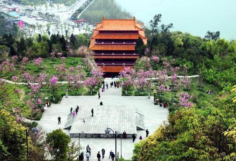 Hotel 7days Premium Langzhong International Trade City Branch