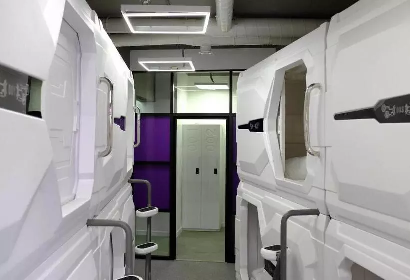 Kapselihotelli Av 1 Capsule