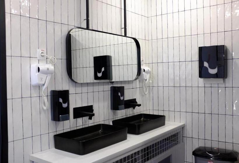 Kapselihotelli Av 1 Capsule