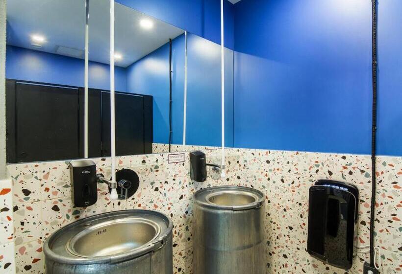 Kapselihotelli Av 1 Capsule