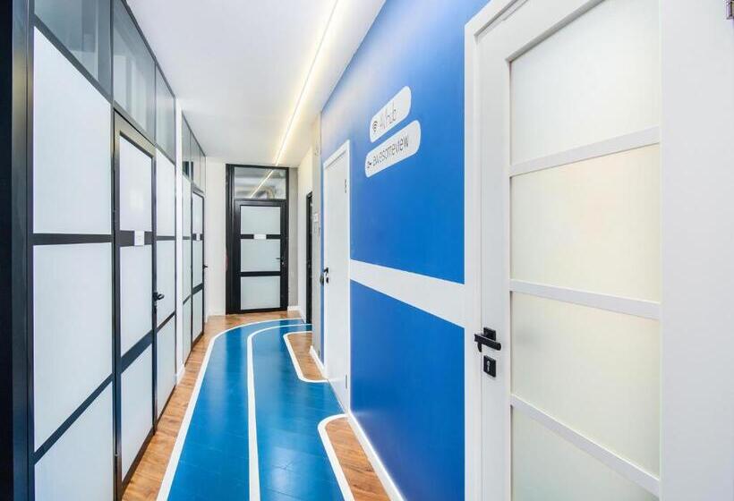 Kapselihotelli Av 1 Capsule