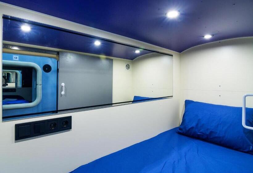 Kapselihotelli Av 1 Capsule