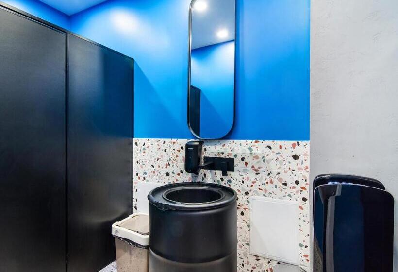 Kapselihotelli Av 1 Capsule