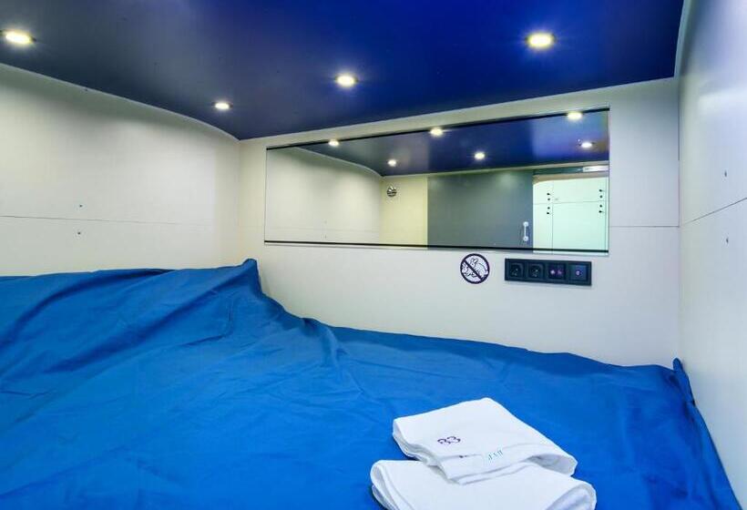 Kapselihotelli Av 1 Capsule