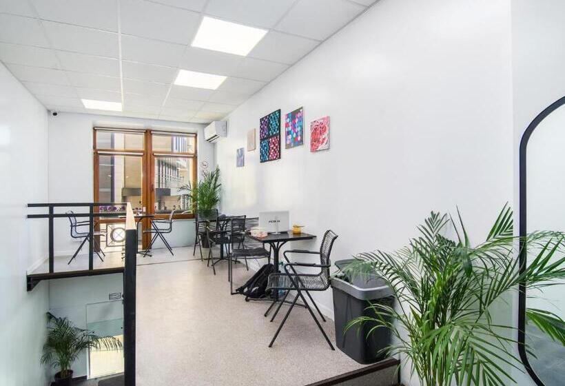 Kapselihotelli Av 1 Capsule