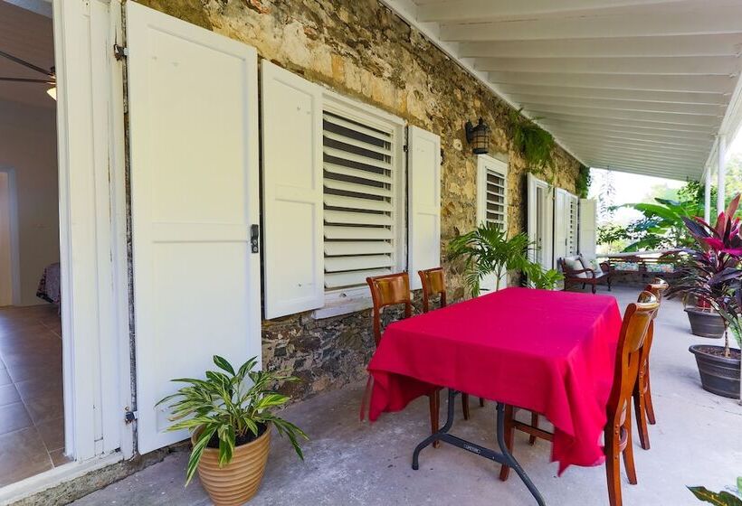 هتل Feather Leaf Inn