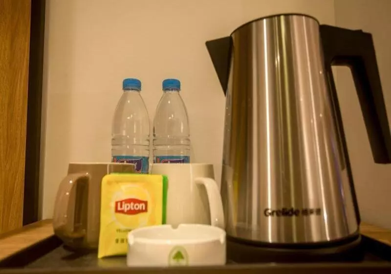 Hotelli Greentree Inn Haikou Haixiu Middle Road