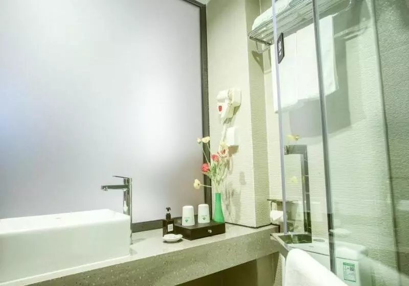 Hotelli Greentree Inn Haikou Haixiu Middle Road