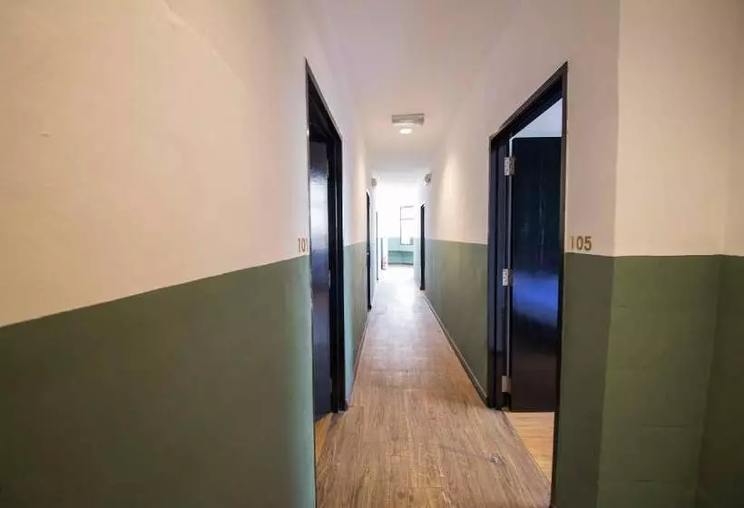 ホテル Room V Jalan Jenang