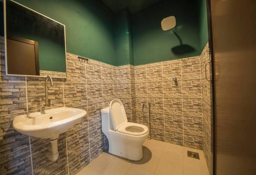 فندق Room V Jalan Jenang