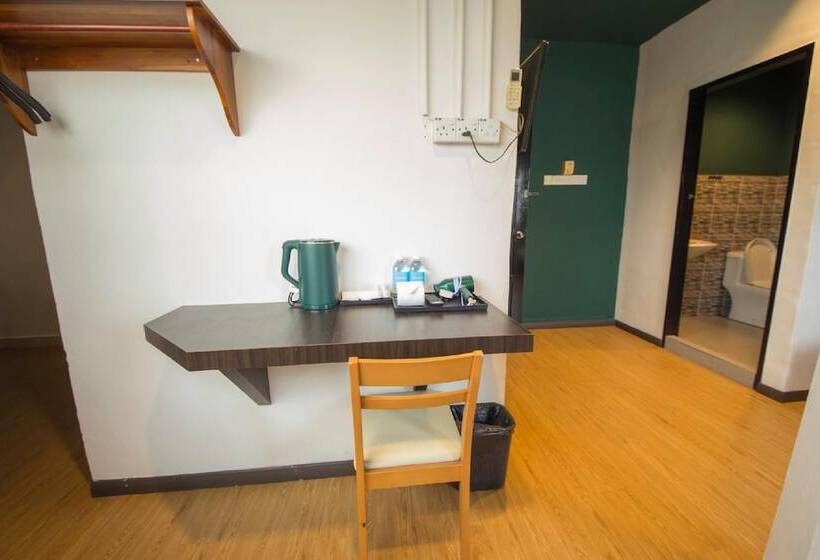 فندق Room V Jalan Jenang