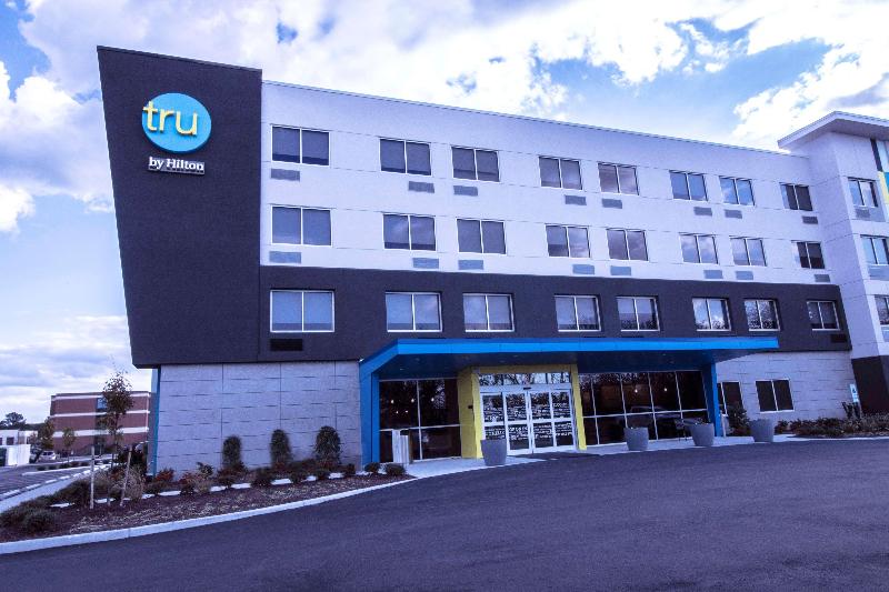 هتل Tru By Hilton Norfolk Airport