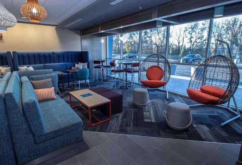 هتل Tru By Hilton Norfolk Airport