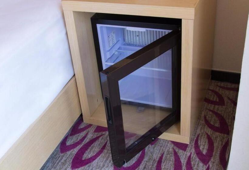 Lavande Hotel Luzhou Jiale Century City