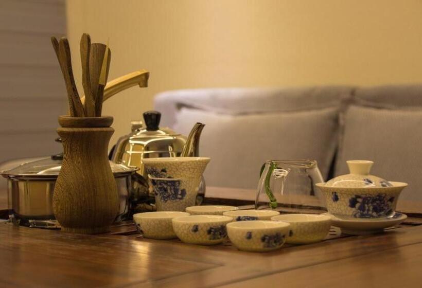 Lavande Hotel Luzhou Jiale Century City