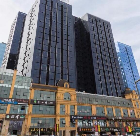 Lavande Hotel Luzhou Jiale Century City