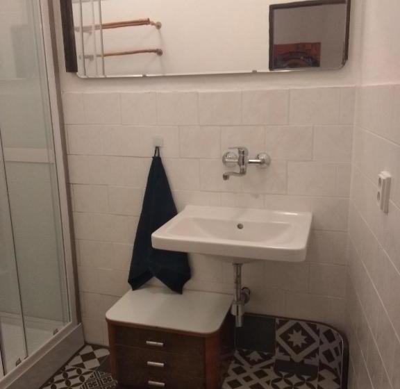 旅馆 Schrott Bed&beer