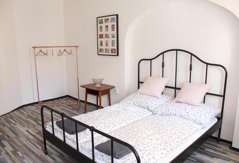 旅馆 Schrott Bed&beer