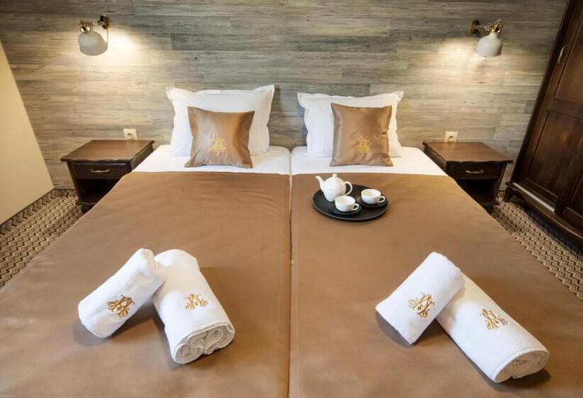 Hotel Antique Free Private Parking