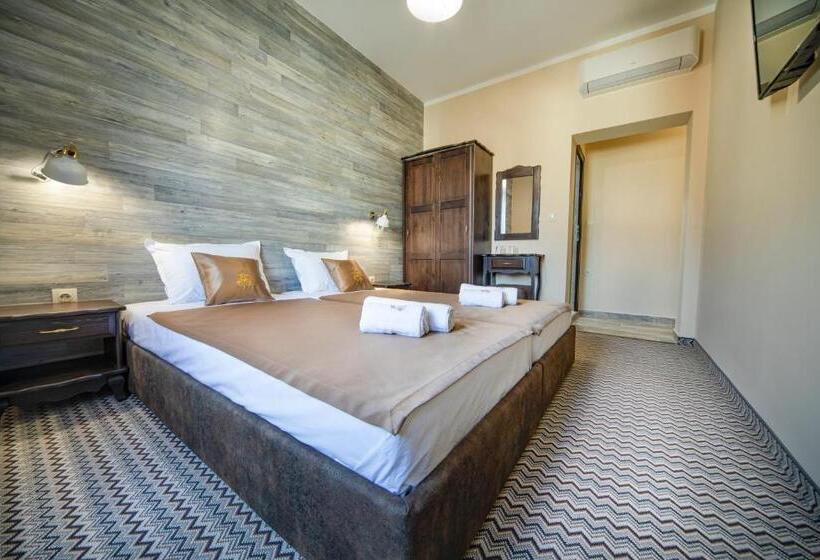 Hotel Antique Free Private Parking