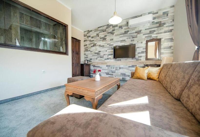 Hotel Antique Free Private Parking