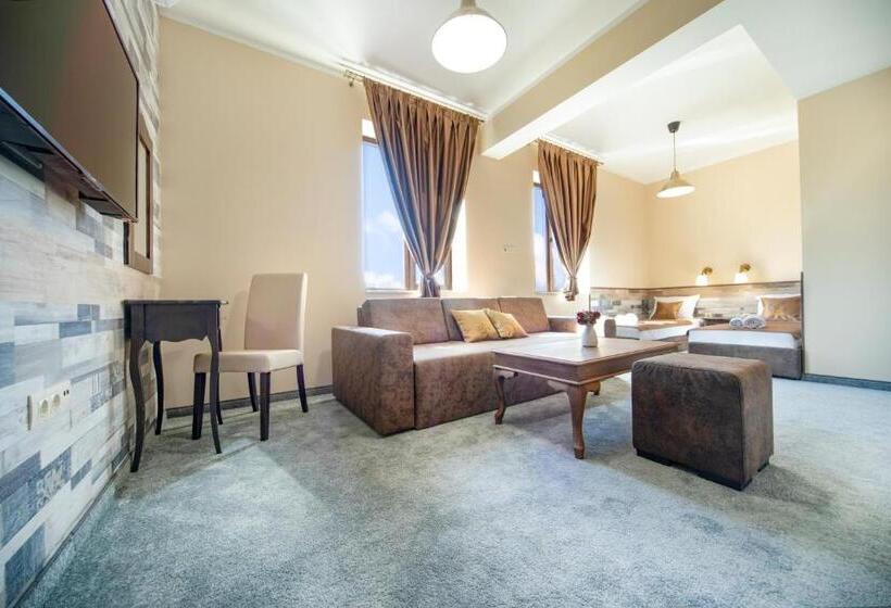 Hotel Antique Free Private Parking