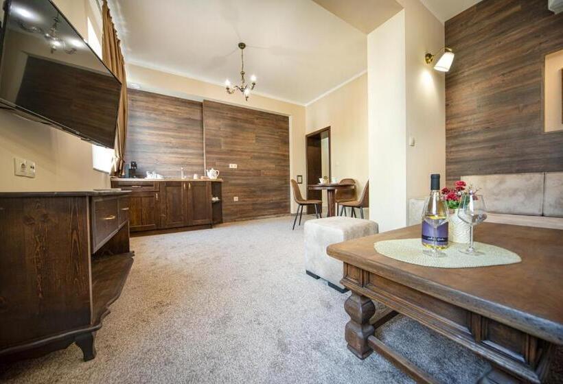 Hotel Antique Free Private Parking