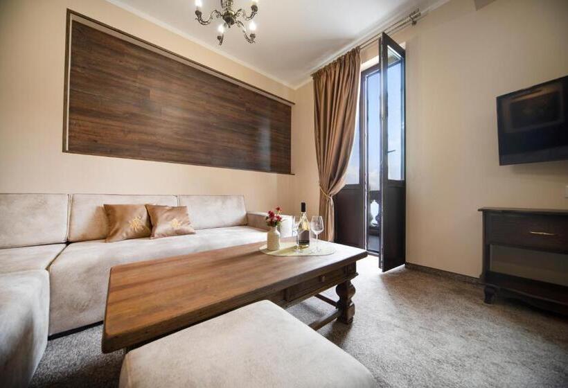 Hotel Antique Free Private Parking