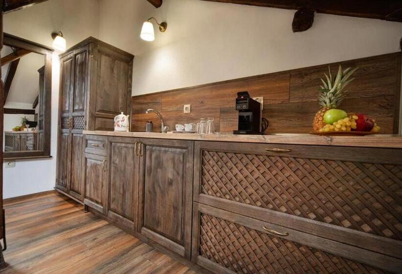 Hotel Antique Free Private Parking