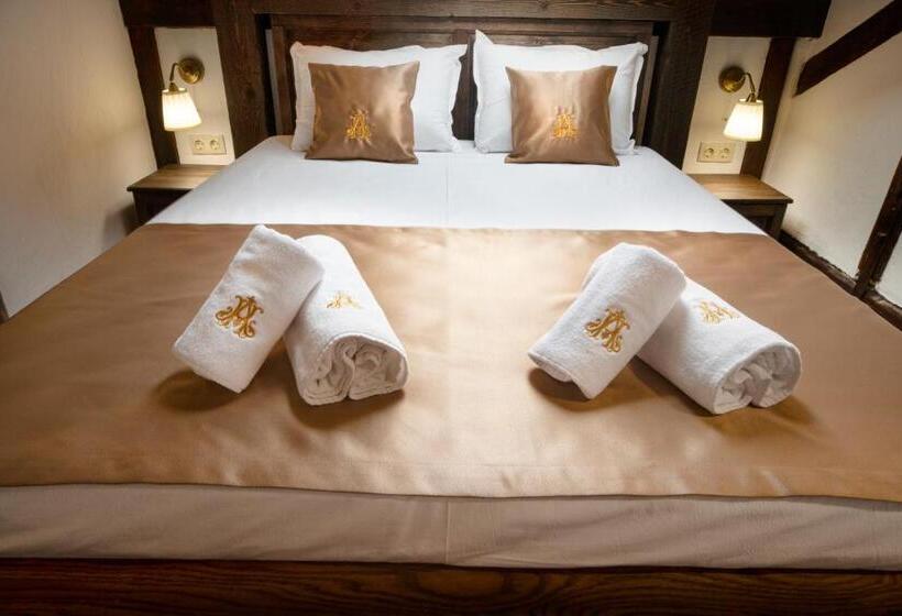 Hotel Antique Free Private Parking