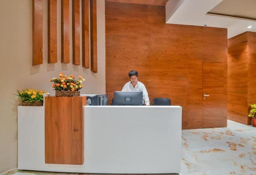 ホテル Capital O 40626 M3