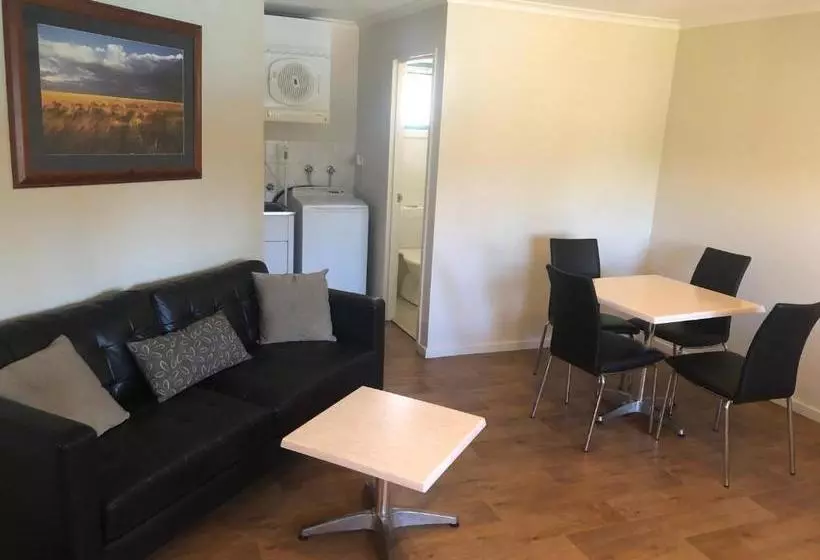 ホテル Latitude20 Karratha Apartments