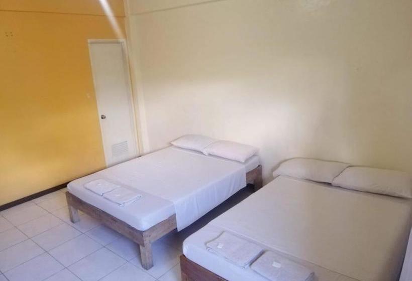 בית מלון כפרי Regina Carmeli Pension