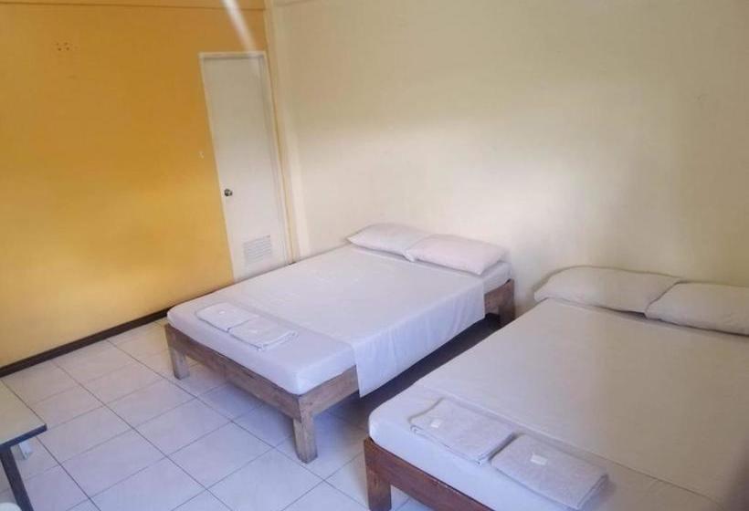 בית מלון כפרי Regina Carmeli Pension