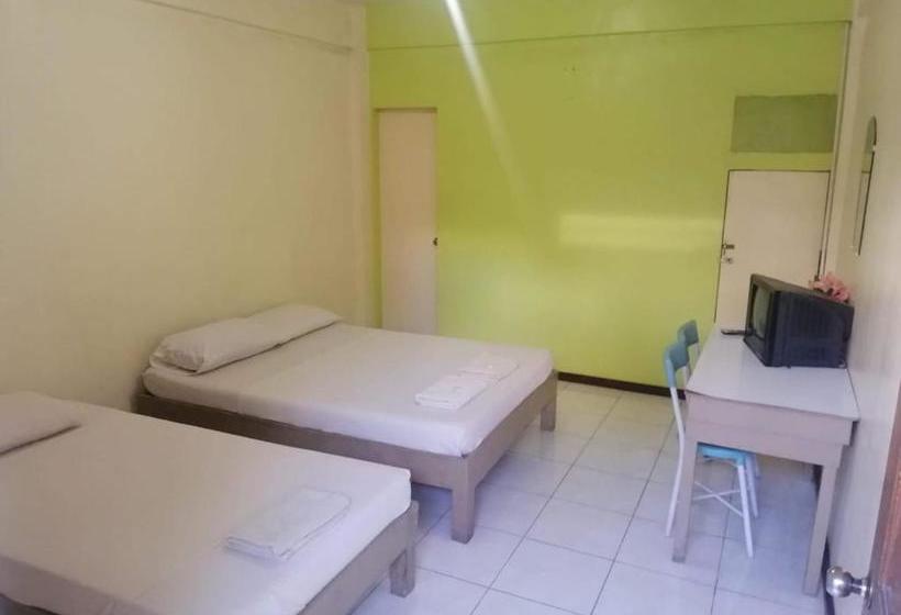 בית מלון כפרי Regina Carmeli Pension