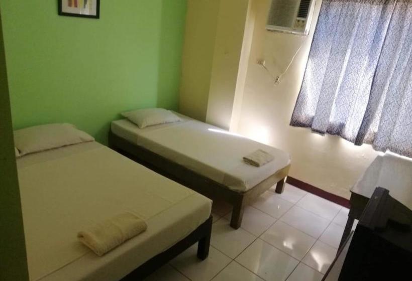 בית מלון כפרי Regina Carmeli Pension