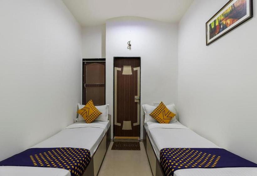 Hotel Vaccinated Staff Spot On 71472  Atithi