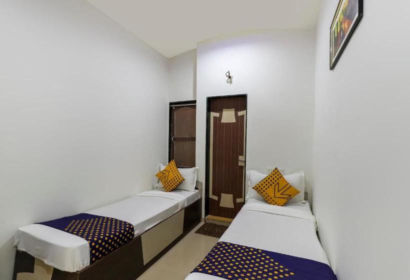 Hotel Vaccinated Staff Spot On 71472  Atithi