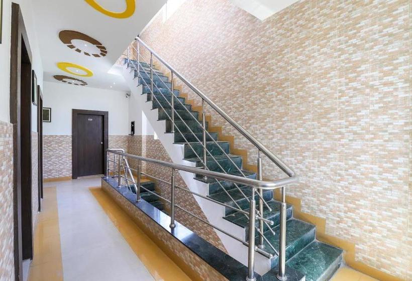 Hotel Vaccinated Staff Spot On 71472  Atithi