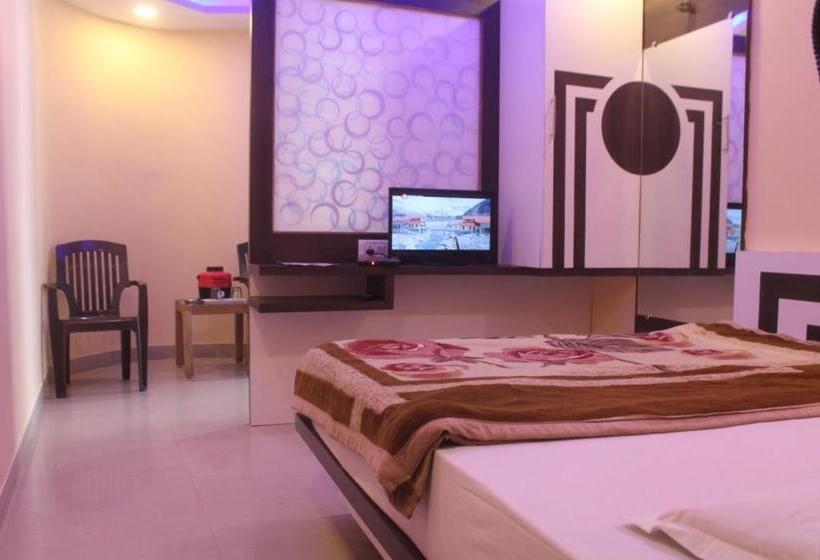 Отель Stayapart  Mooljis Mount Abu