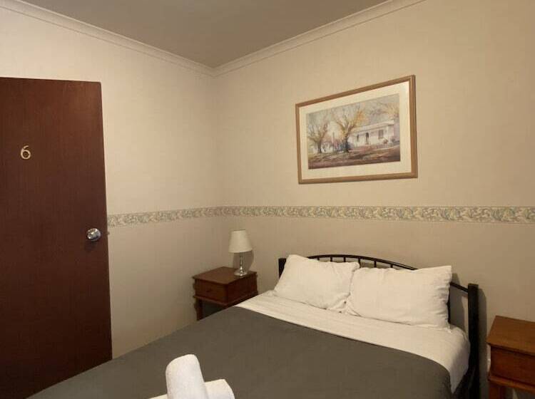 Отель The Grand Halls Gap