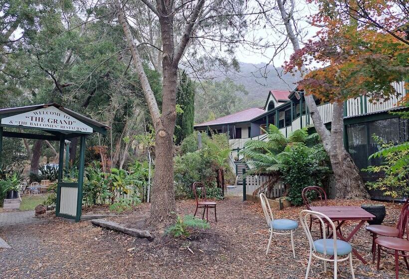 Отель The Grand Halls Gap