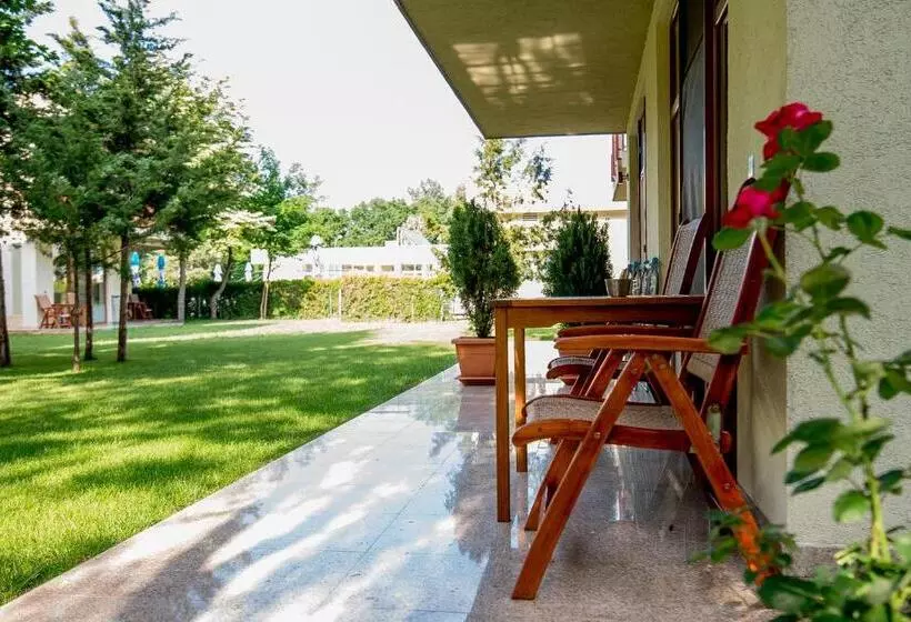 Hotelli Club De Vacanta Mediterraneo