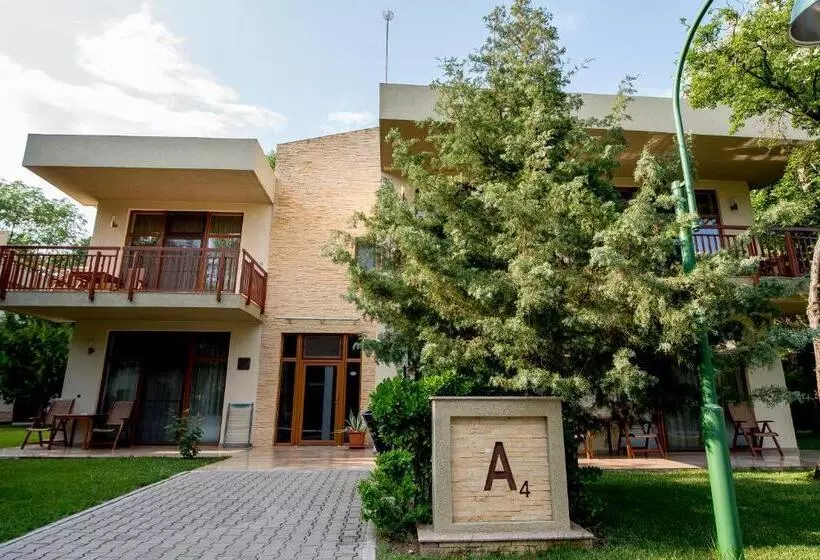 Hotelli Club De Vacanta Mediterraneo