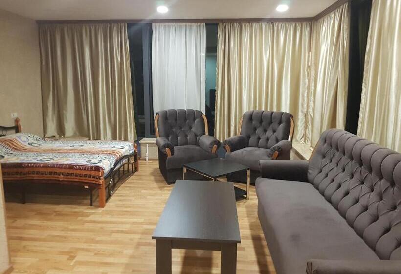 هتل Jrahars Resort