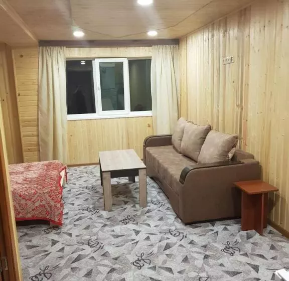 هتل Jrahars Resort