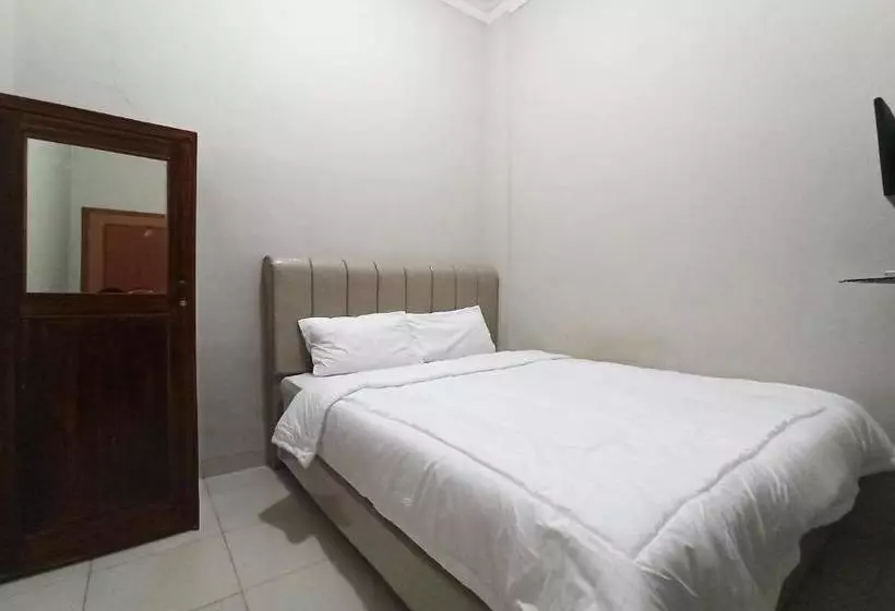 ホテル Oyo 3761 Djayatama Guest House