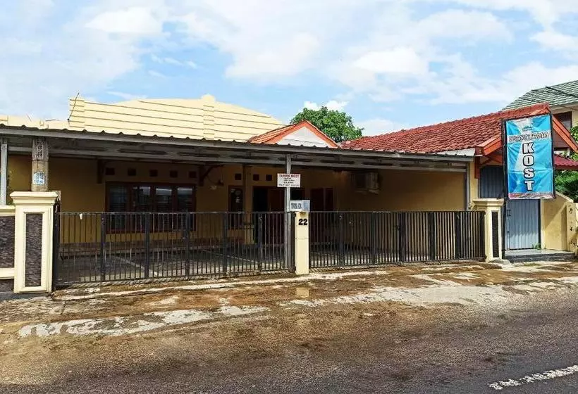ホテル Oyo 3761 Djayatama Guest House