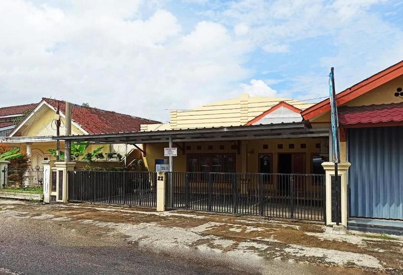 هتل Oyo 3761 Djayatama Guest House