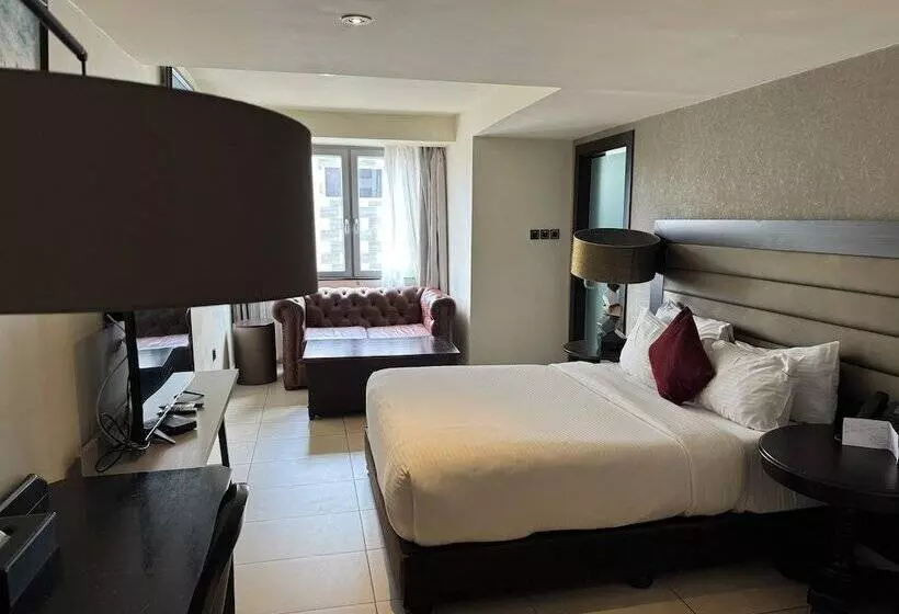 ホテル The Palms By Eagles Accra